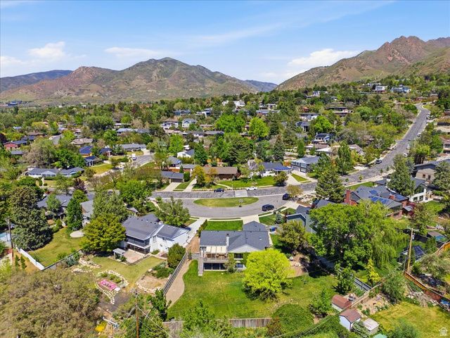 2522 E SKYLINE DR, Salt Lake City, UT 84108
