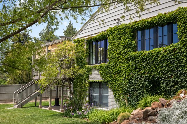 2522 E SKYLINE DR, Salt Lake City, UT 84108