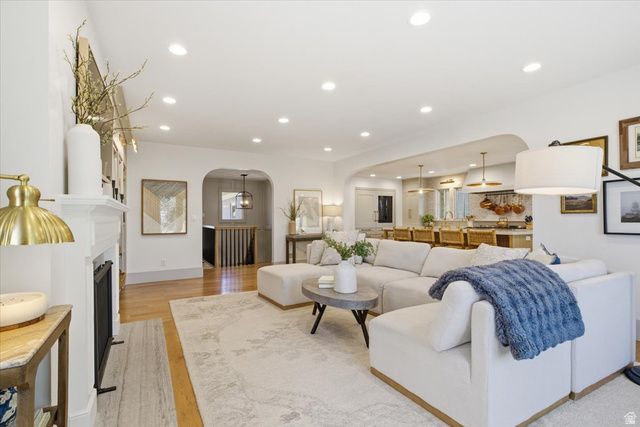2522 E SKYLINE DR, Salt Lake City, UT 84108