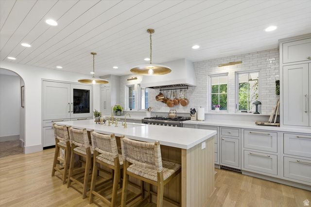 2522 E SKYLINE DR, Salt Lake City, UT 84108