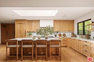 735 N Orlando Avenue, Los Angeles, CA 90069