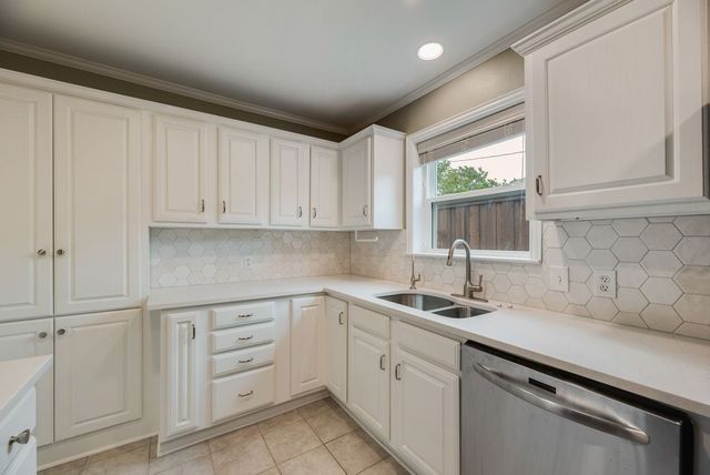 9620 Lynbrook Drive, Dallas, TX 75238