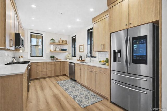 34 Clinton Avenue 6, Dobbs Ferry, NY 10522