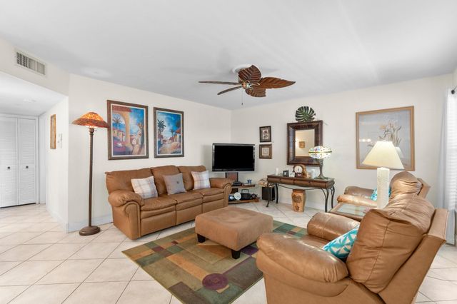 100 SE 6th Avenue 304, Pompano Beach, FL 33060