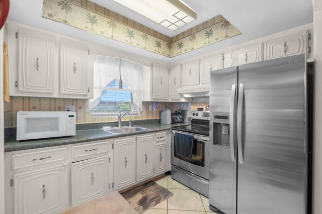 100 SE 6th Avenue 304, Pompano Beach, FL 33060