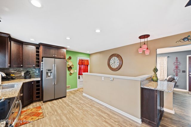 7304 Tangelo Dr, Louisville, KY 40228