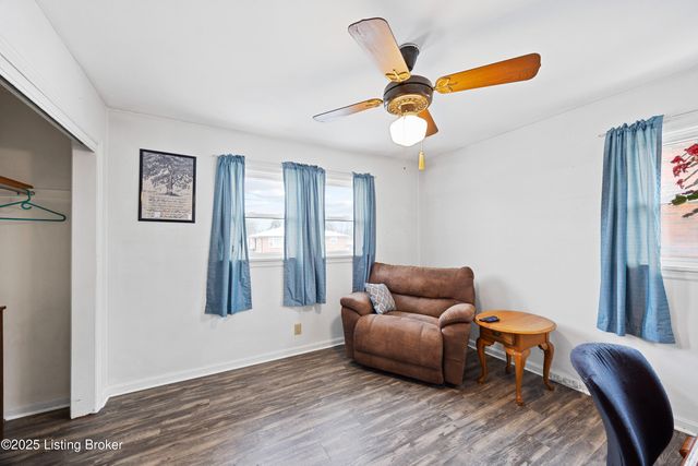 7304 Tangelo Dr, Louisville, KY 40228