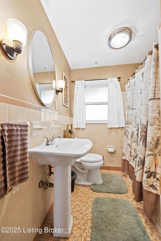 7304 Tangelo Dr, Louisville, KY 40228