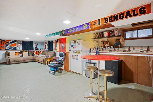 7304 Tangelo Dr, Louisville, KY 40228