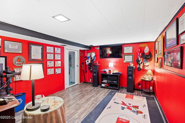 7304 Tangelo Dr, Louisville, KY 40228