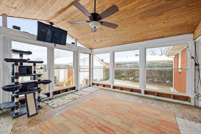 7304 Tangelo Dr, Louisville, KY 40228