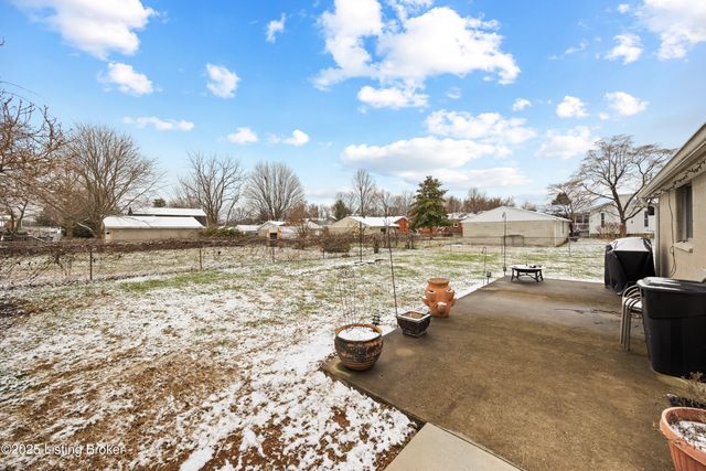 7304 Tangelo Dr, Louisville, KY 40228