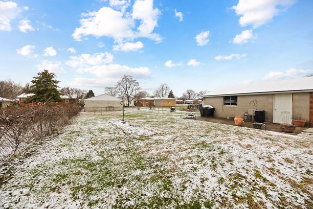 7304 Tangelo Dr, Louisville, KY 40228