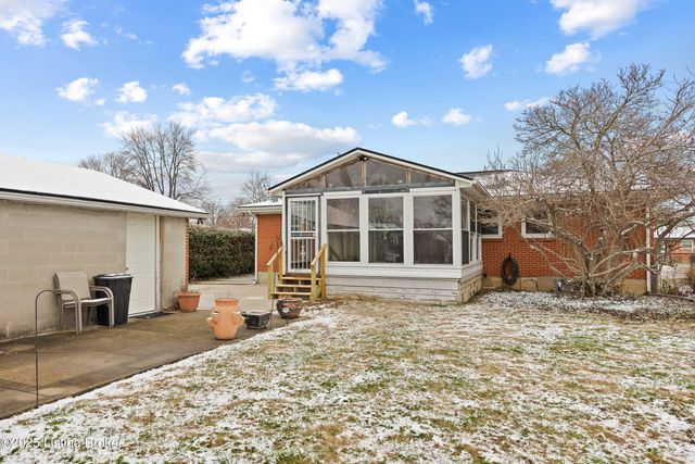 7304 Tangelo Dr, Louisville, KY 40228