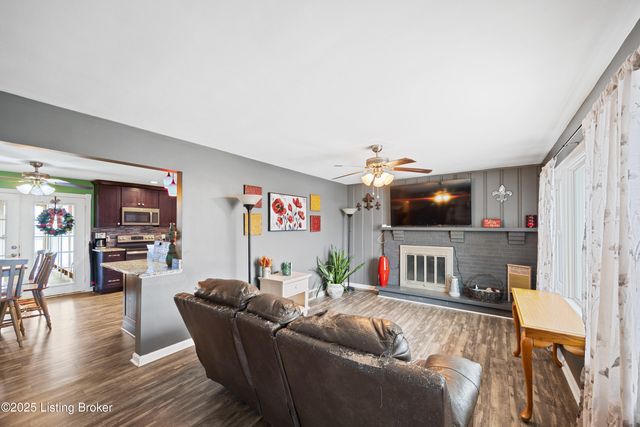 7304 Tangelo Dr, Louisville, KY 40228