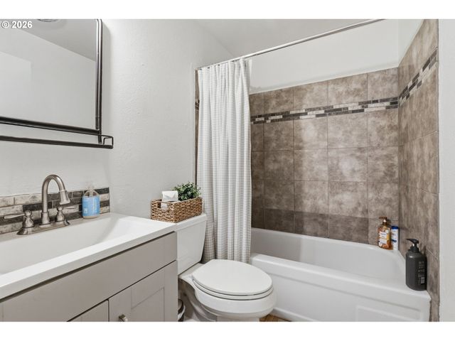 1507 E 32ND St, Vancouver, WA 98663