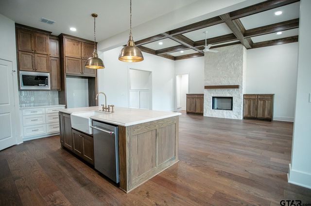 15069 Sweet Springs Dr, Tyler, TX 75703