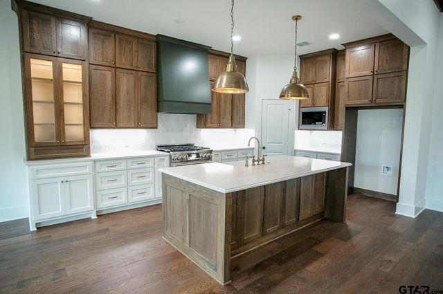 15069 Sweet Springs Dr, Tyler, TX 75703