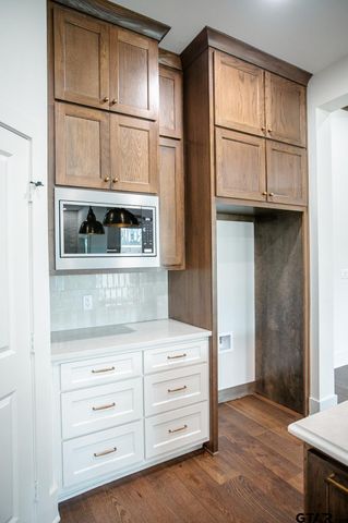 15069 Sweet Springs Dr, Tyler, TX 75703