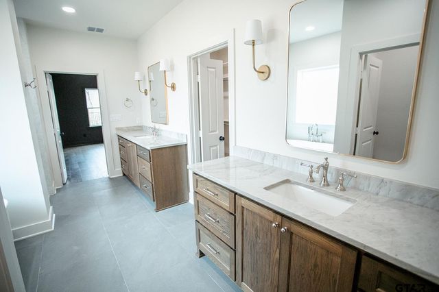 15069 Sweet Springs Dr, Tyler, TX 75703