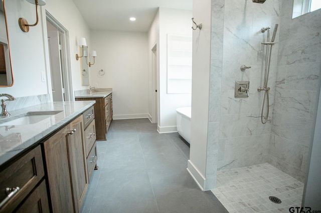 15069 Sweet Springs Dr, Tyler, TX 75703