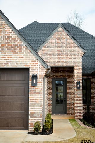 15069 Sweet Springs Dr, Tyler, TX 75703