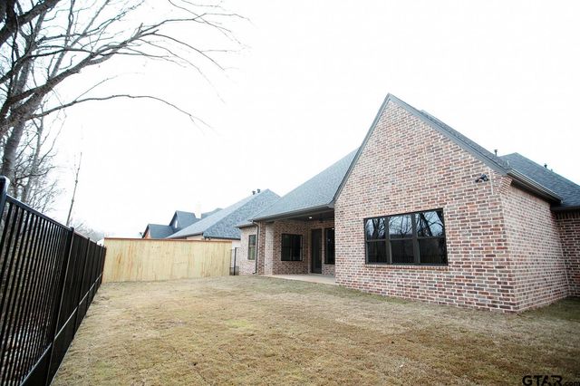 15069 Sweet Springs Dr, Tyler, TX 75703