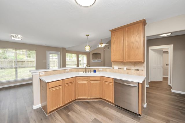 1802 Whispering Forest Drive, Houston, TX 77339