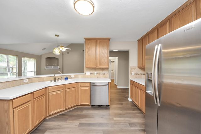 1802 Whispering Forest Drive, Houston, TX 77339