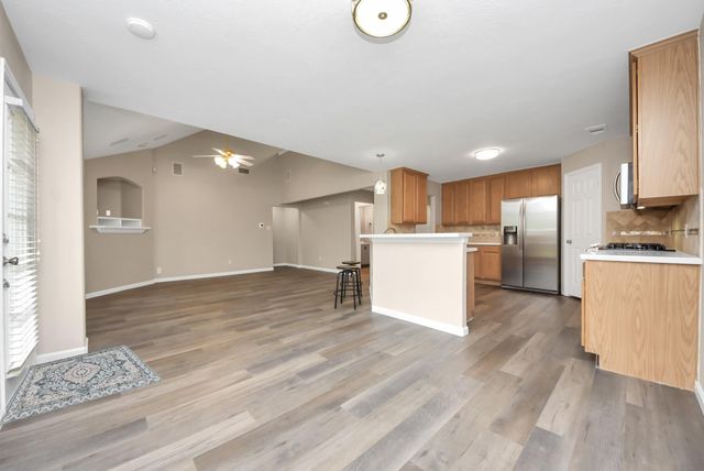 1802 Whispering Forest Drive, Houston, TX 77339