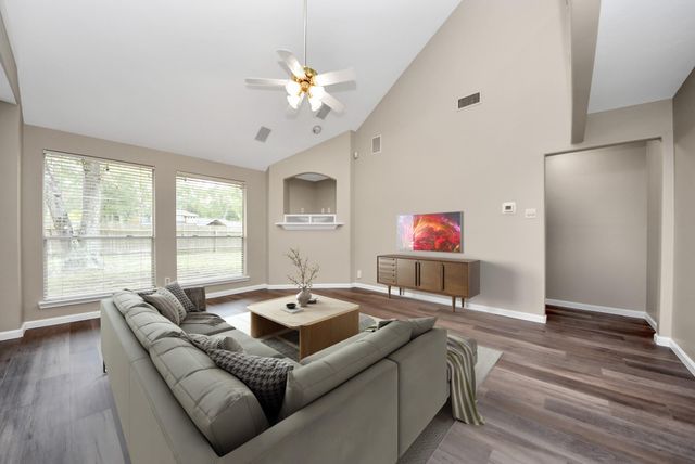 1802 Whispering Forest Drive, Houston, TX 77339