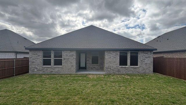 1006 Barton Drive, Ennis, TX 75119