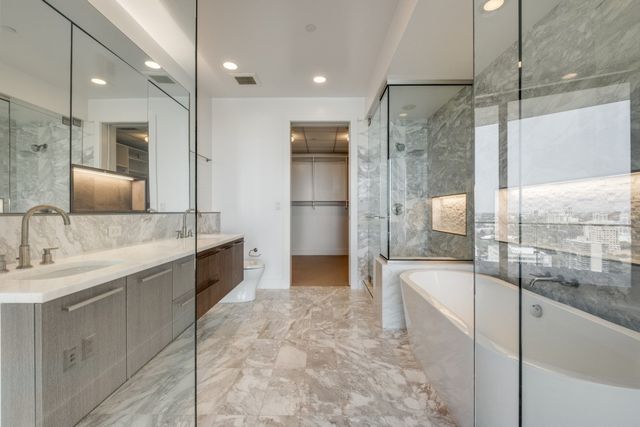 3130 N Harwood Street 2605, Dallas, TX 75201