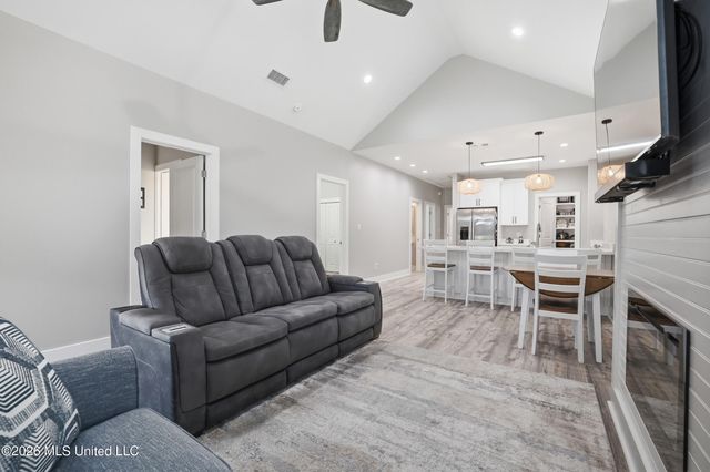 111 North Street, Waveland, MS 39576