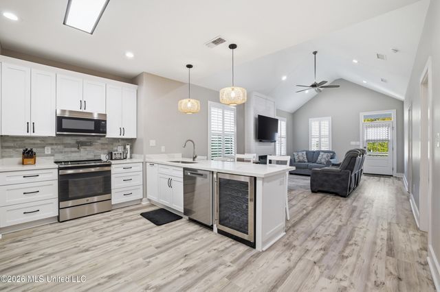 111 North Street, Waveland, MS 39576