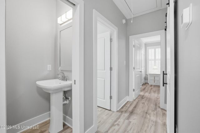 111 North Street, Waveland, MS 39576