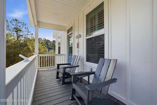 111 North Street, Waveland, MS 39576