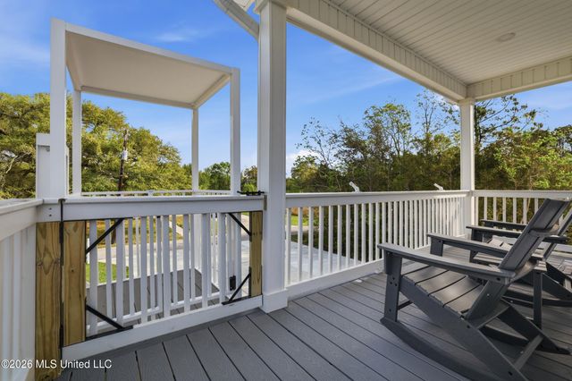 111 North Street, Waveland, MS 39576