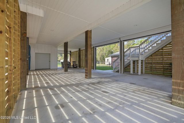 111 North Street, Waveland, MS 39576