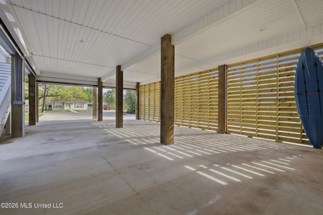 111 North Street, Waveland, MS 39576