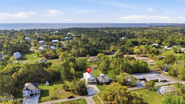 111 North Street, Waveland, MS 39576