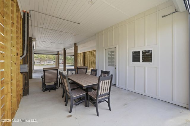 111 North Street, Waveland, MS 39576