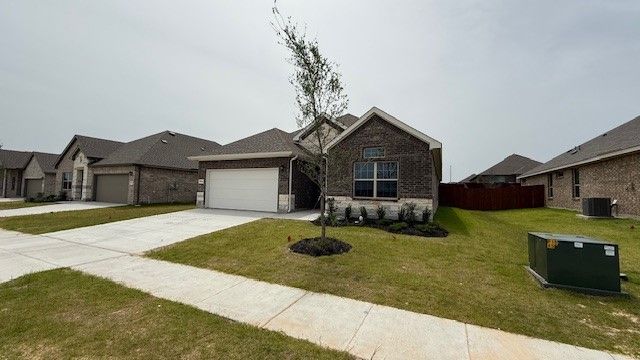 1924 PREAKNESS Drive, Granbury, TX 76049