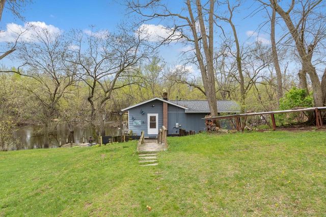 N4607 Oak Knoll Road, Poynette, WI 53955