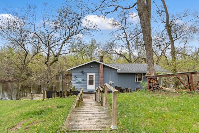 N4607 Oak Knoll Road, Poynette, WI 53955