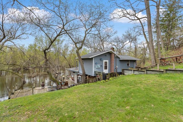 N4607 Oak Knoll Road, Poynette, WI 53955