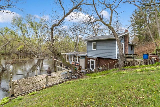 N4607 Oak Knoll Road, Poynette, WI 53955