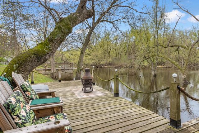 N4607 Oak Knoll Road, Poynette, WI 53955