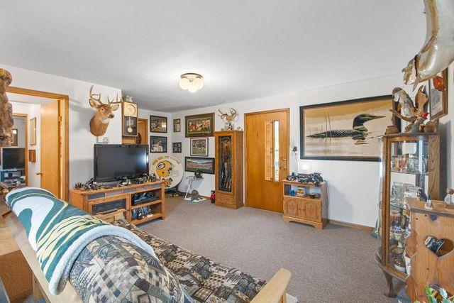 N4607 Oak Knoll Road, Poynette, WI 53955