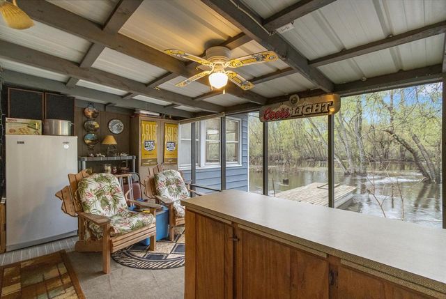 N4607 Oak Knoll Road, Poynette, WI 53955
